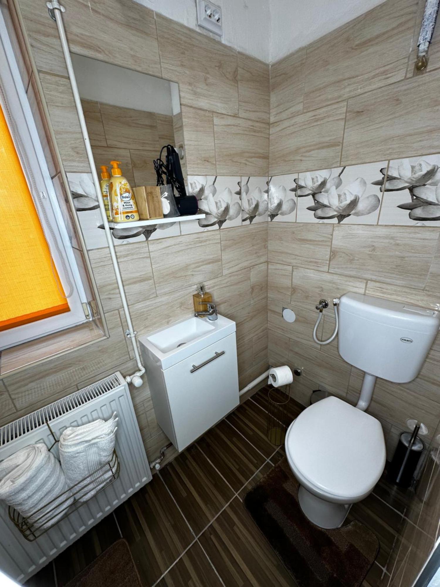 Airport17 B&B Vecsés Exteriér fotografie